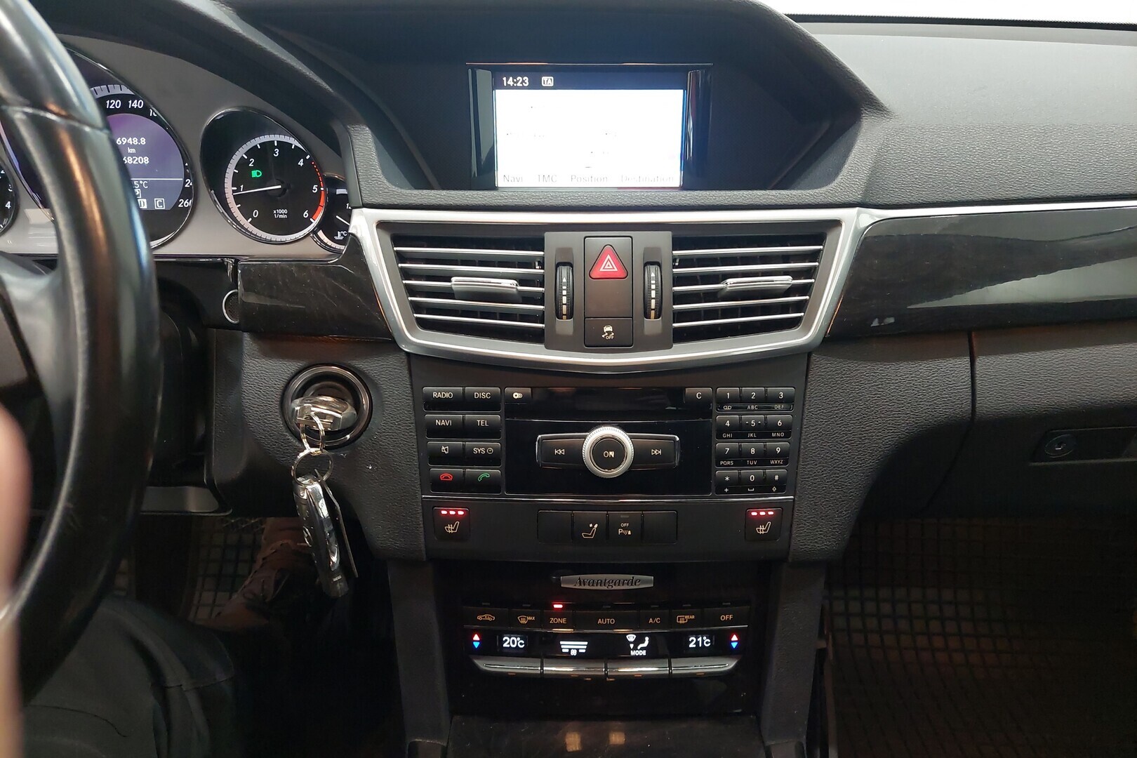 MERCEDES-BENZ E 2009