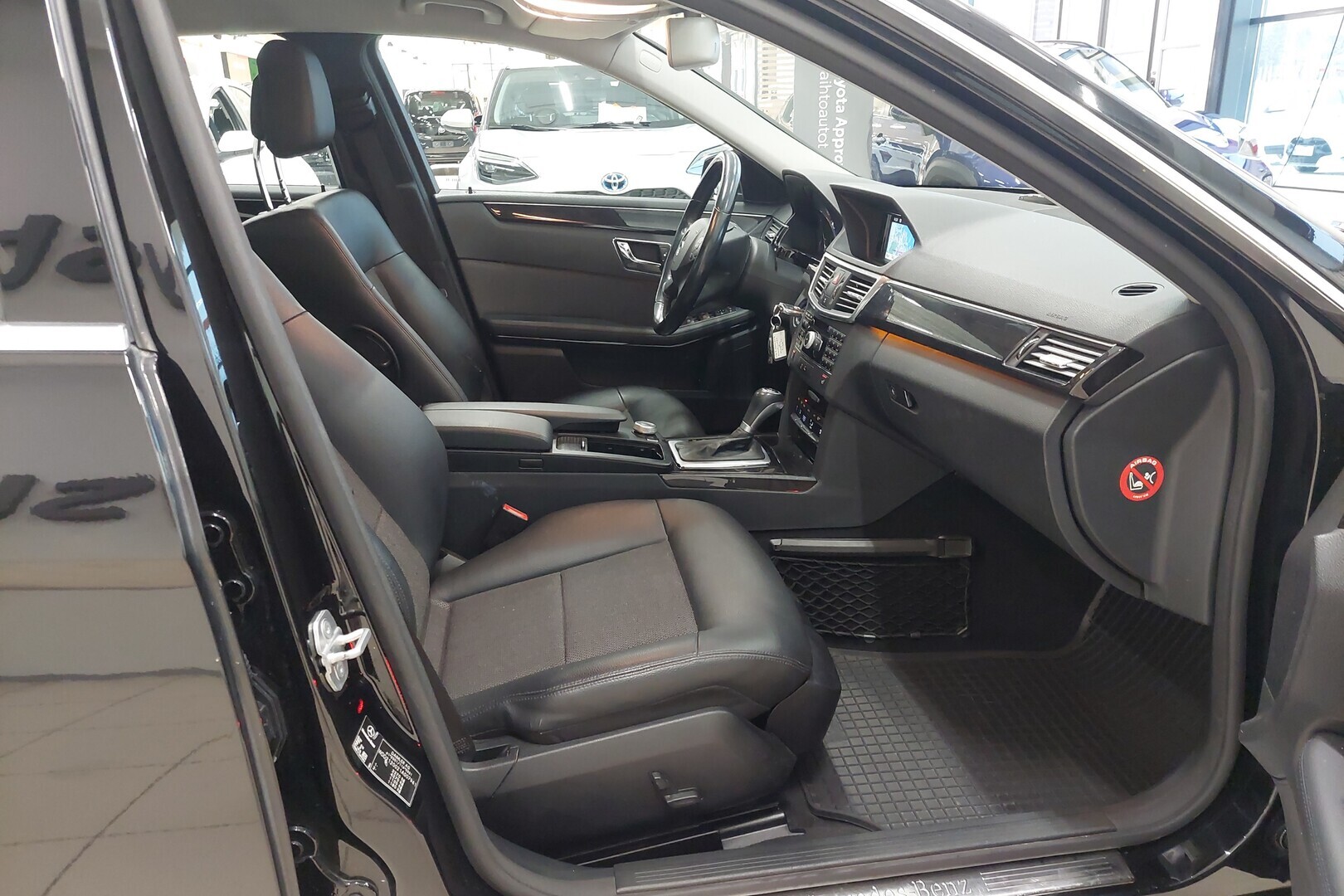 MERCEDES-BENZ E 2009