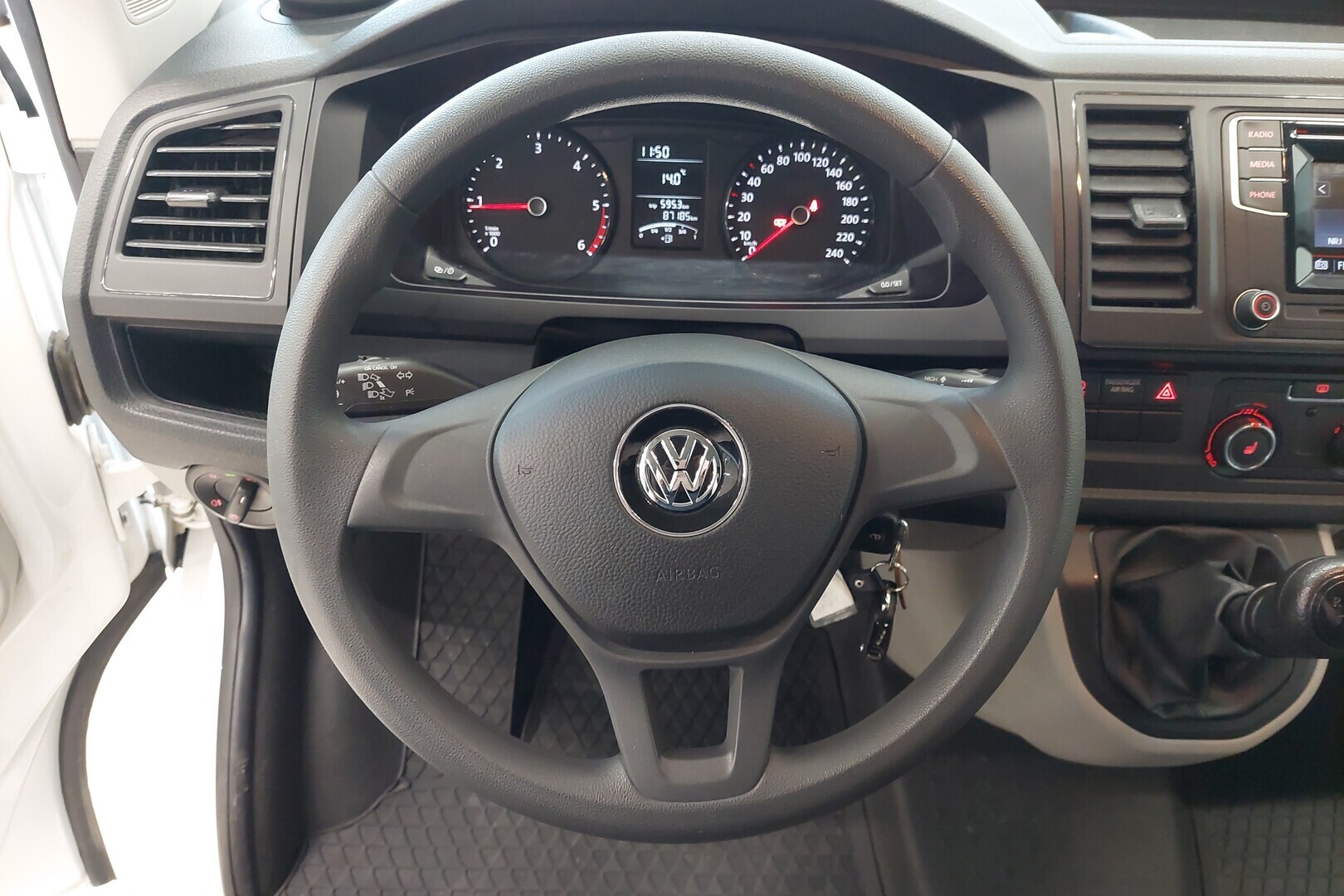 VOLKSWAGEN Transporter 2017