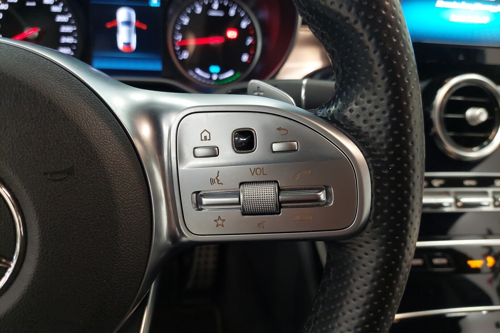 MERCEDES-BENZ C 2020