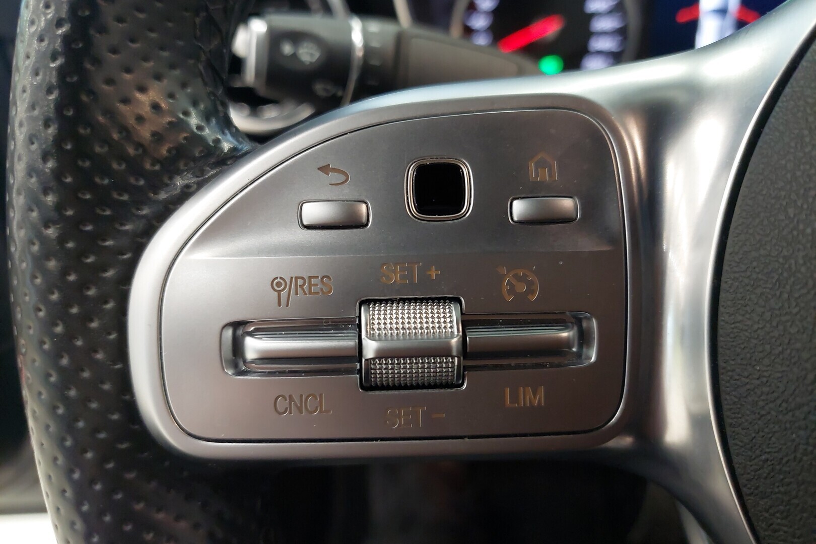 MERCEDES-BENZ C 2020