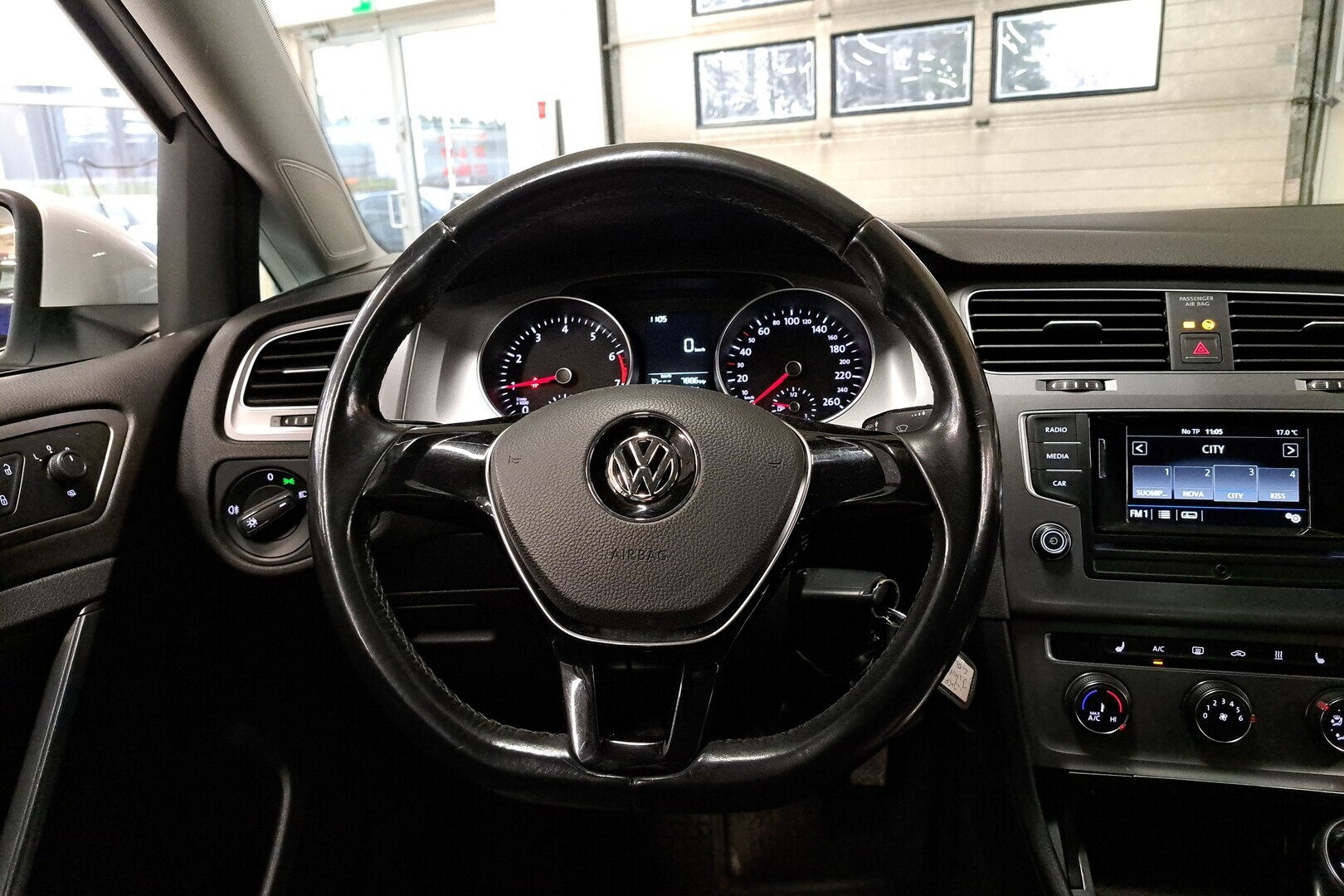 VOLKSWAGEN Golf 2016