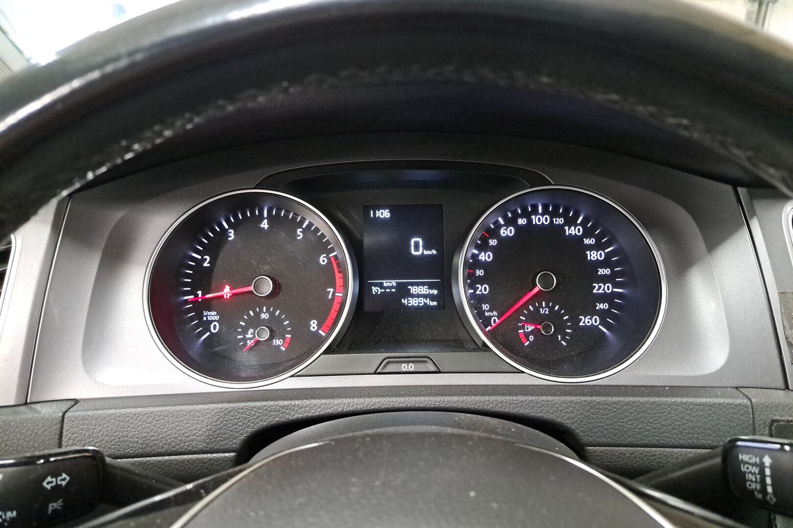 VOLKSWAGEN Golf 2016