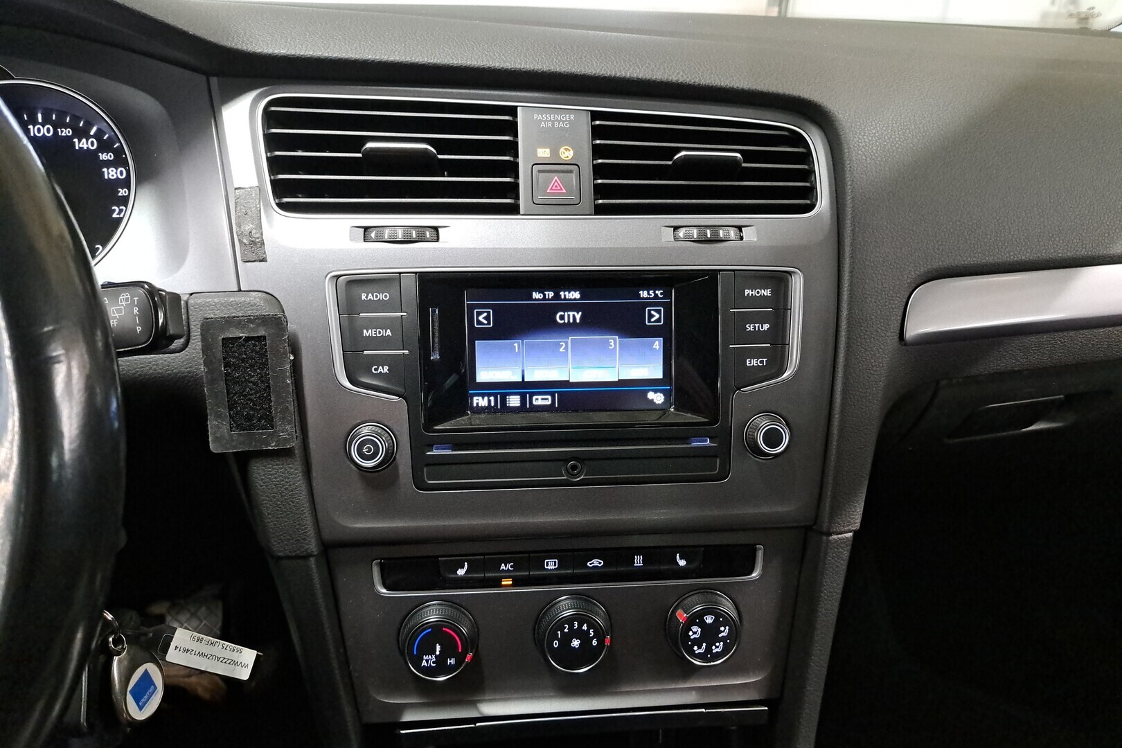 VOLKSWAGEN Golf 2016