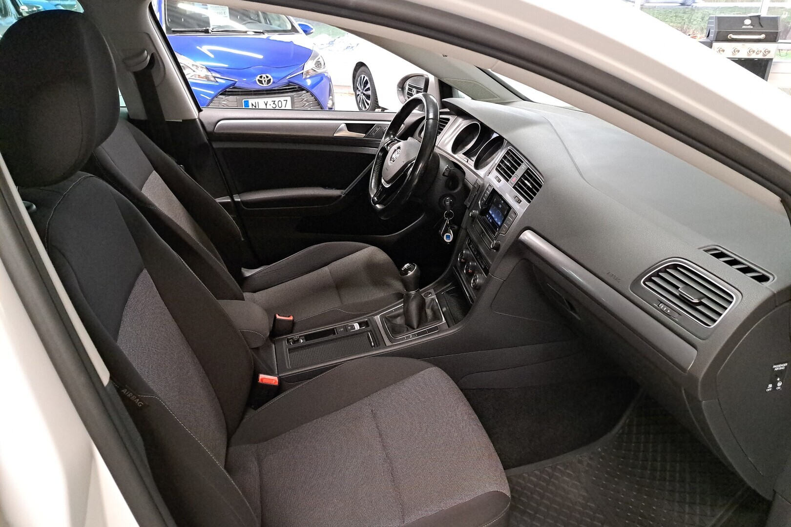 VOLKSWAGEN Golf 2016