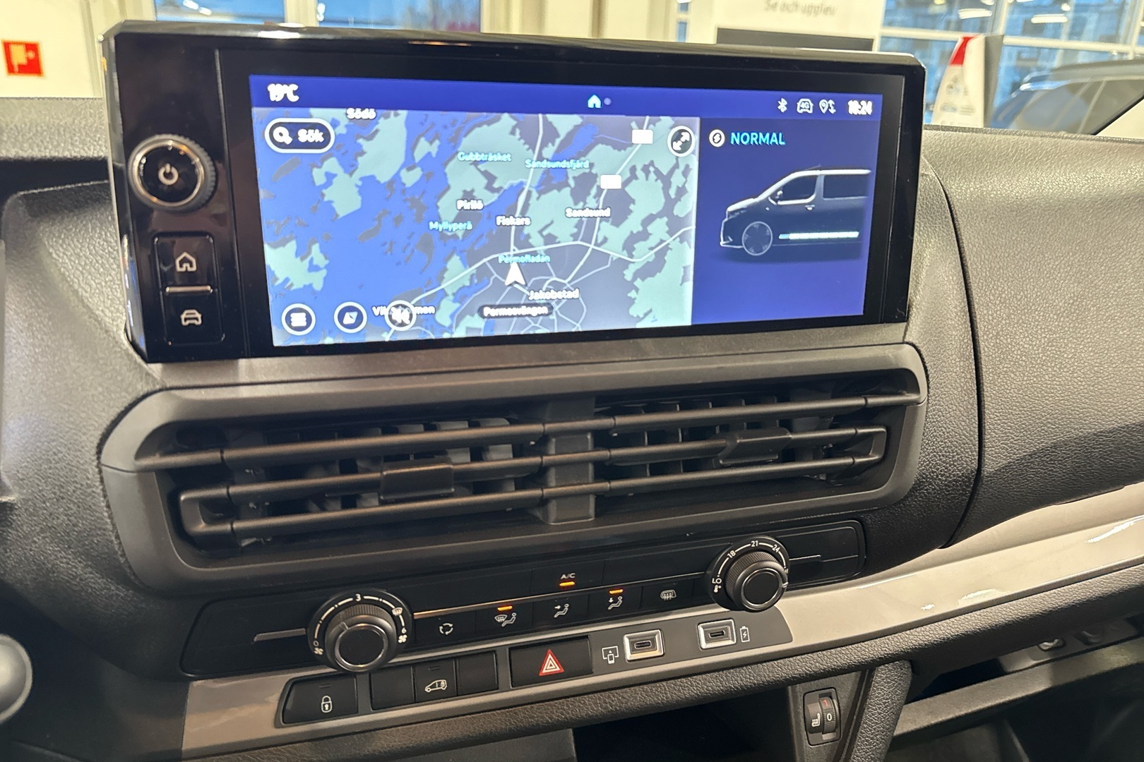 TOYOTA Proace EV 2025