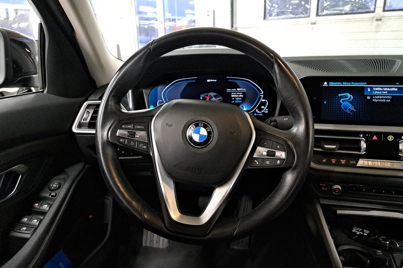 BMW 330 2019