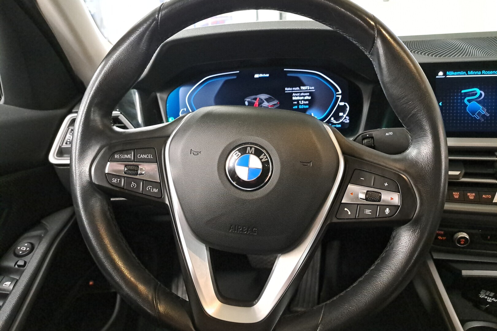 BMW 330 2019