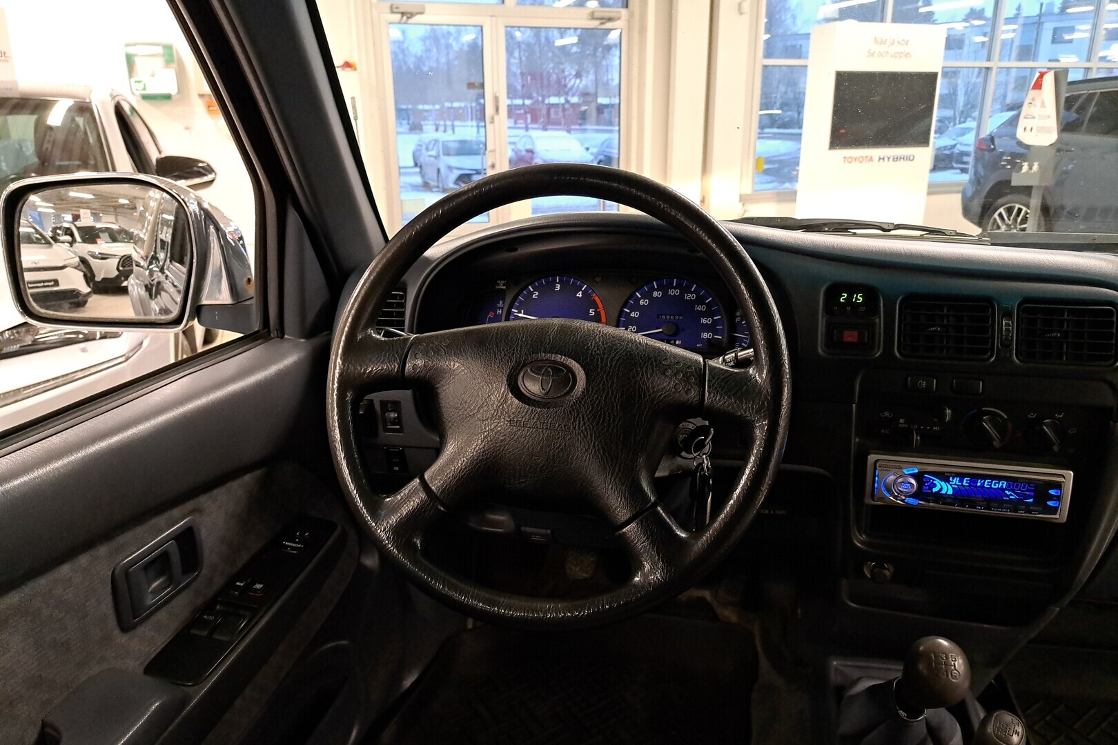 TOYOTA Hilux 2003
