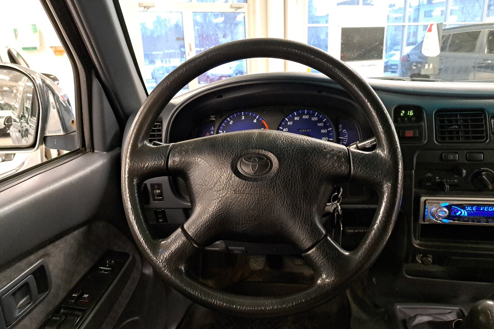 TOYOTA Hilux 2003