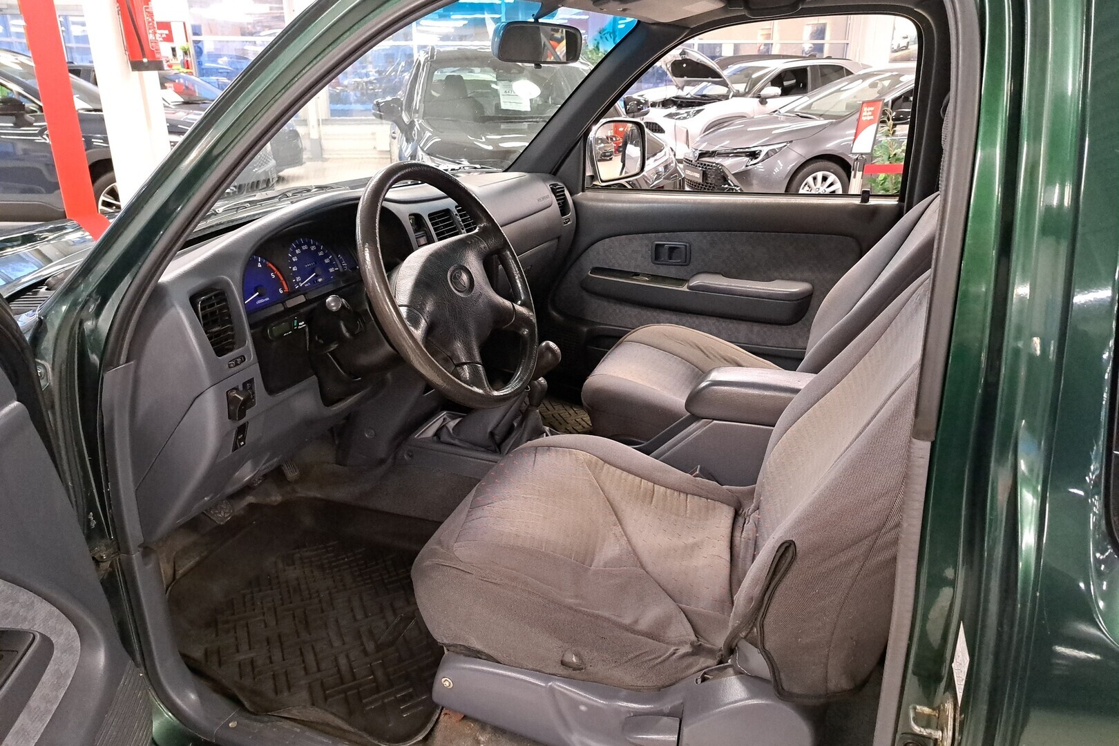 TOYOTA Hilux 2003