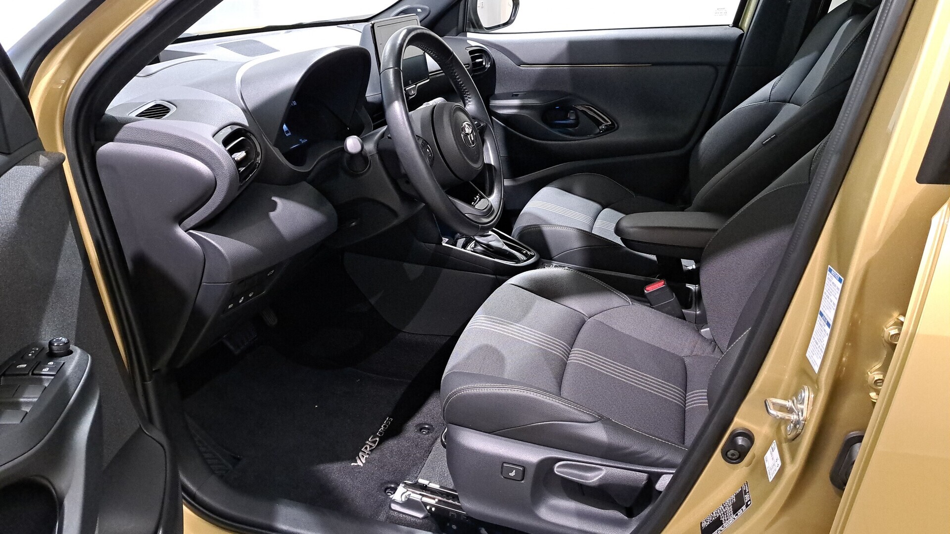 TOYOTA YARIS CROSS 2022