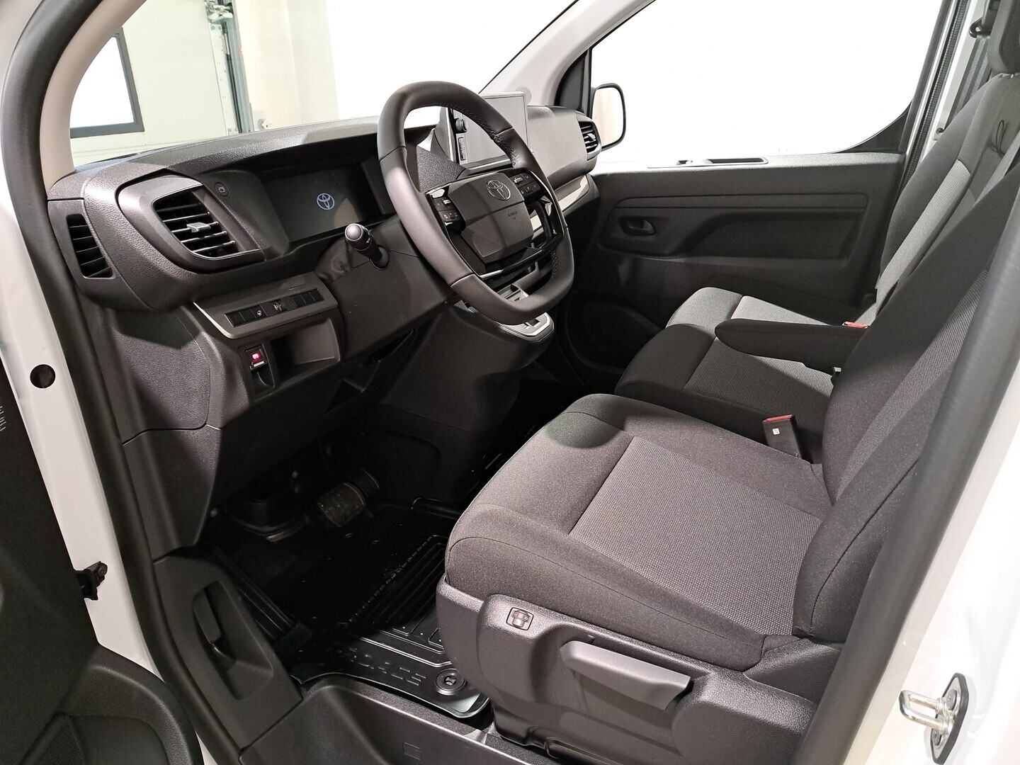 TOYOTA PROACE 9