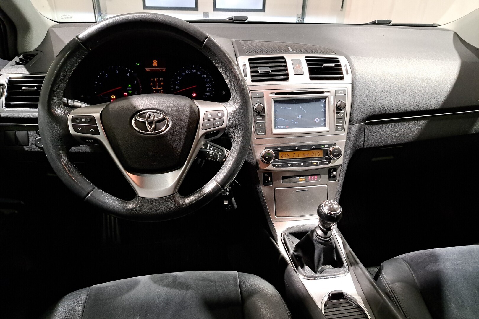 TOYOTA Avensis 2014