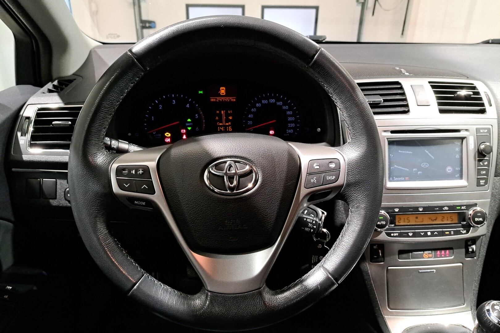 TOYOTA Avensis 2014
