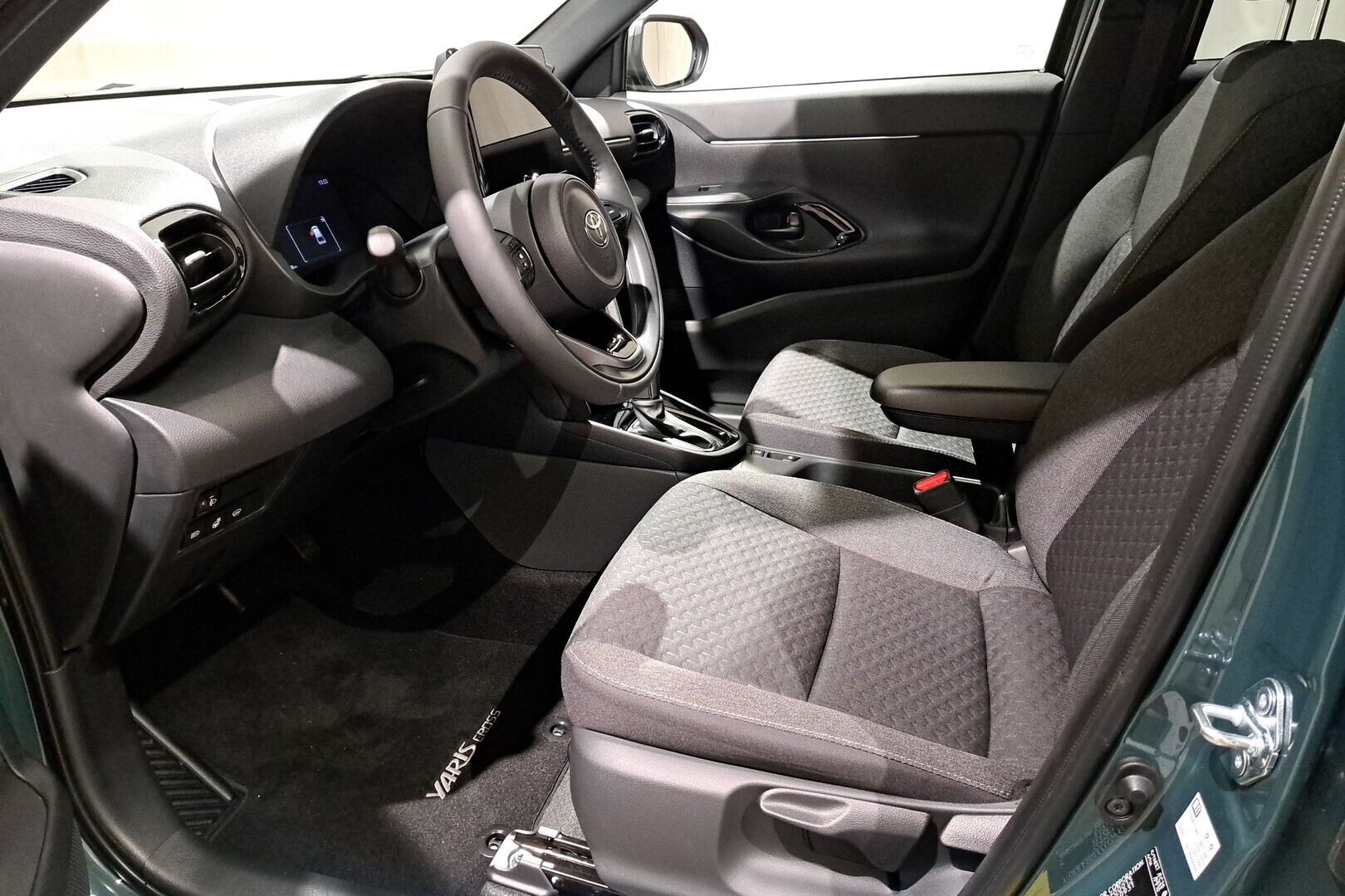 TOYOTA YARIS CROSS 2025