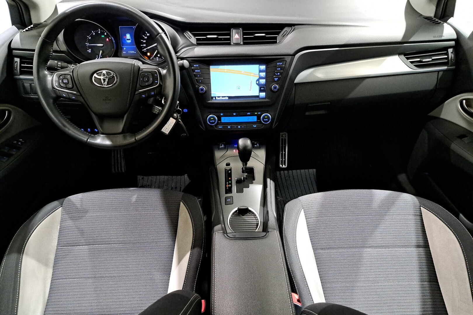 TOYOTA Avensis 2018