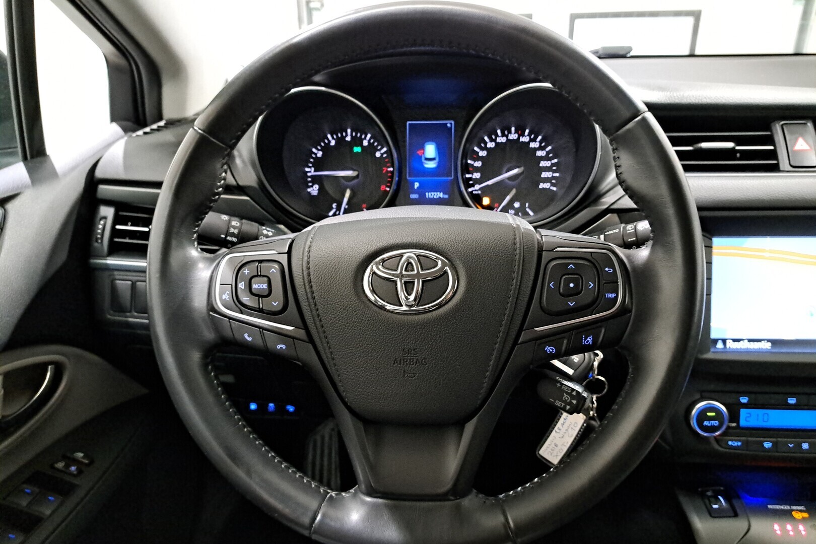 TOYOTA Avensis 2018