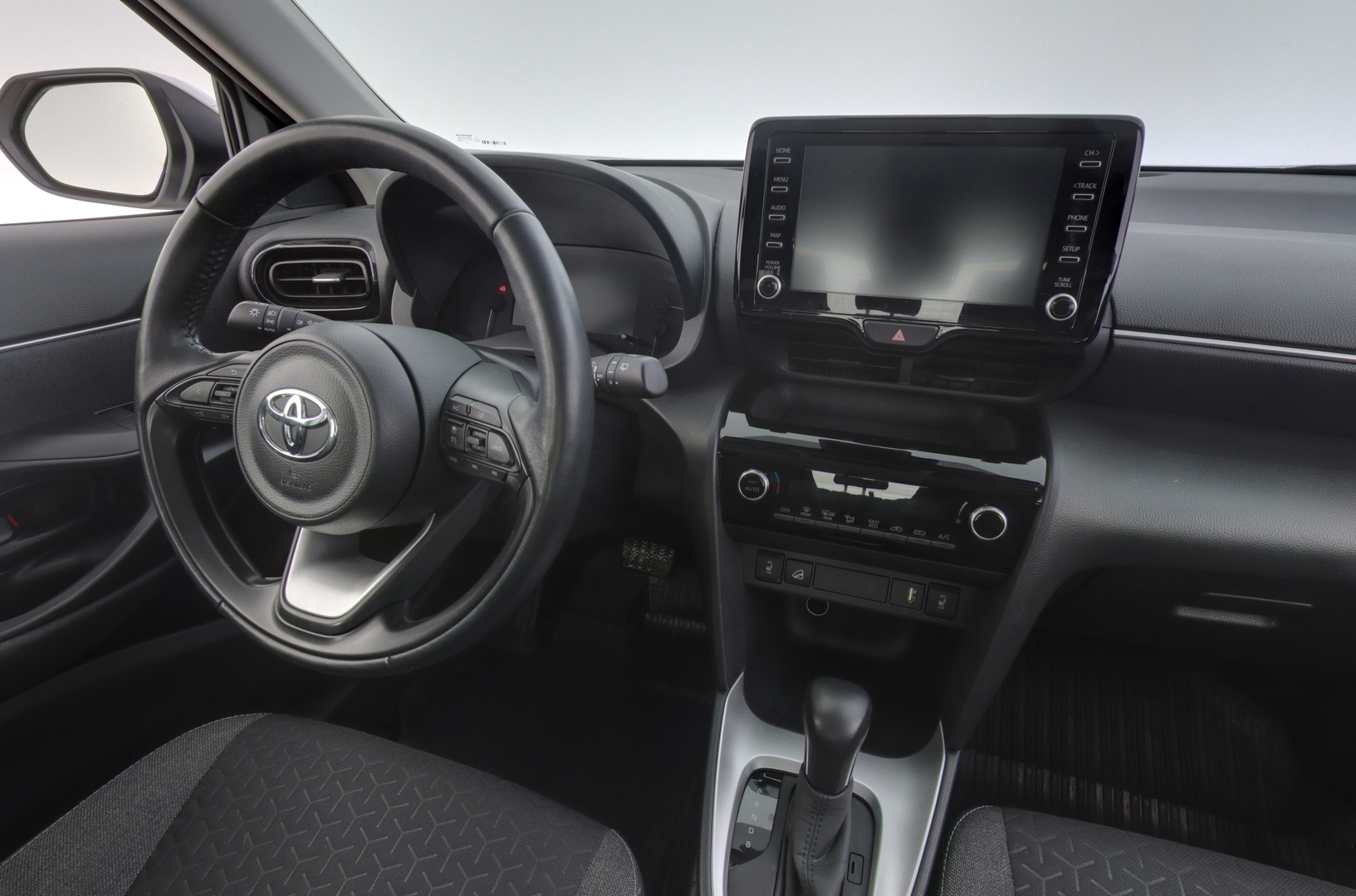 TOYOTA Yaris Cross 2023