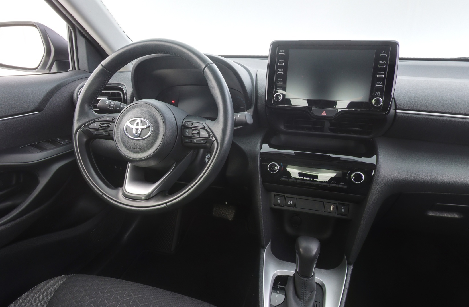 TOYOTA Yaris Cross 2023