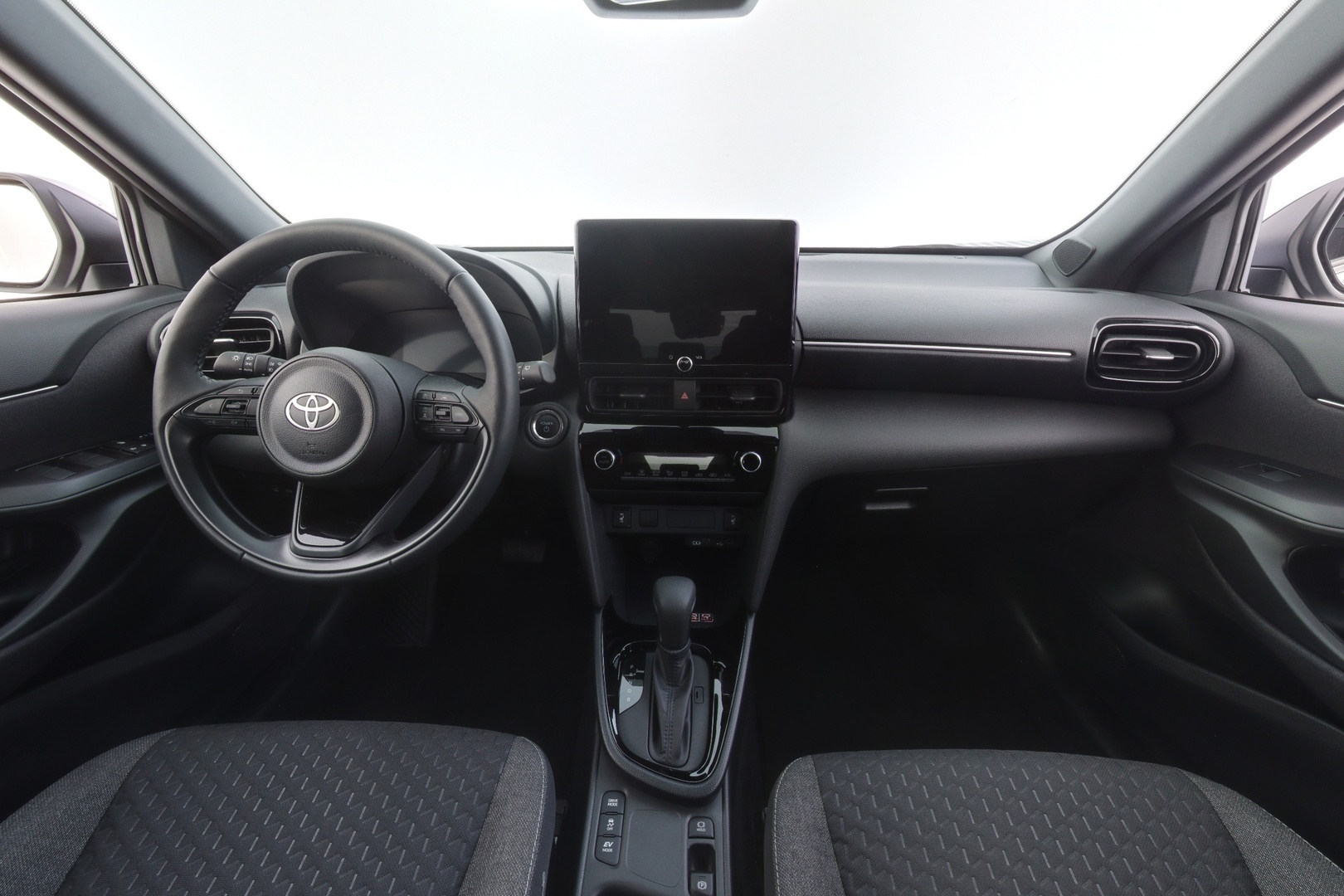 TOYOTA Yaris Cross 2025