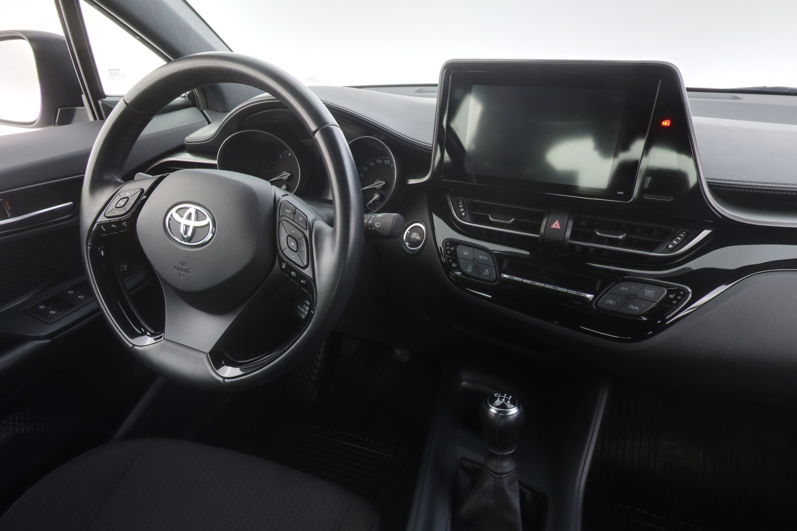 TOYOTA C-HR 2019