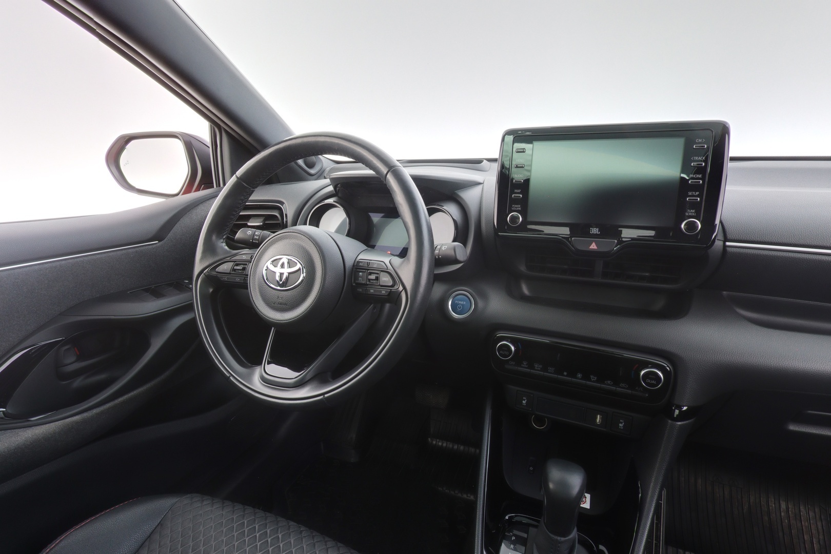 TOYOTA Yaris 2021