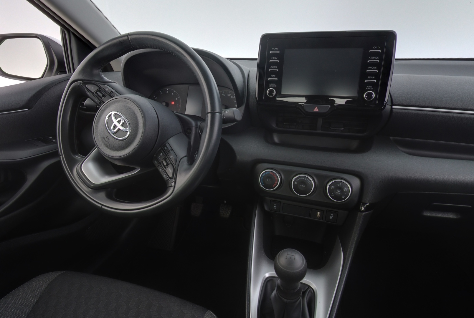 TOYOTA Yaris 2023