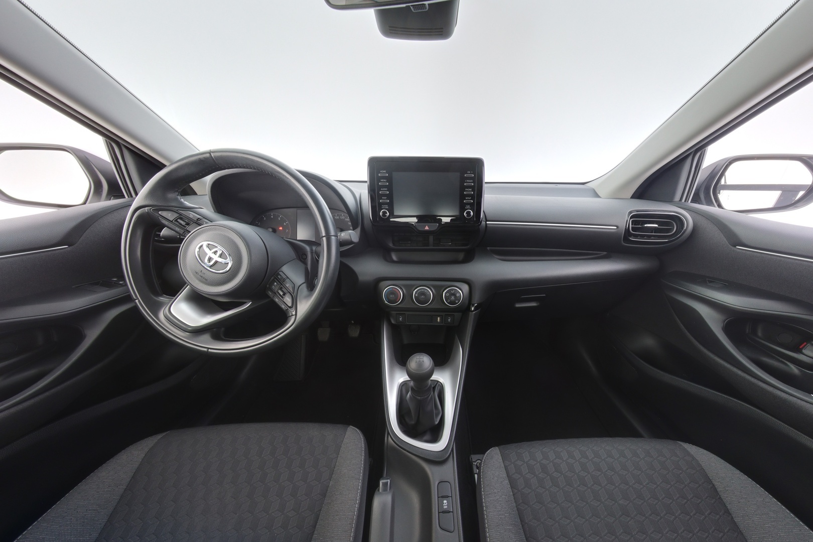 TOYOTA Yaris 2023