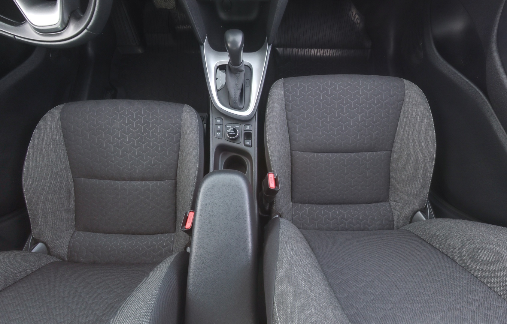 TOYOTA Yaris Cross 2023