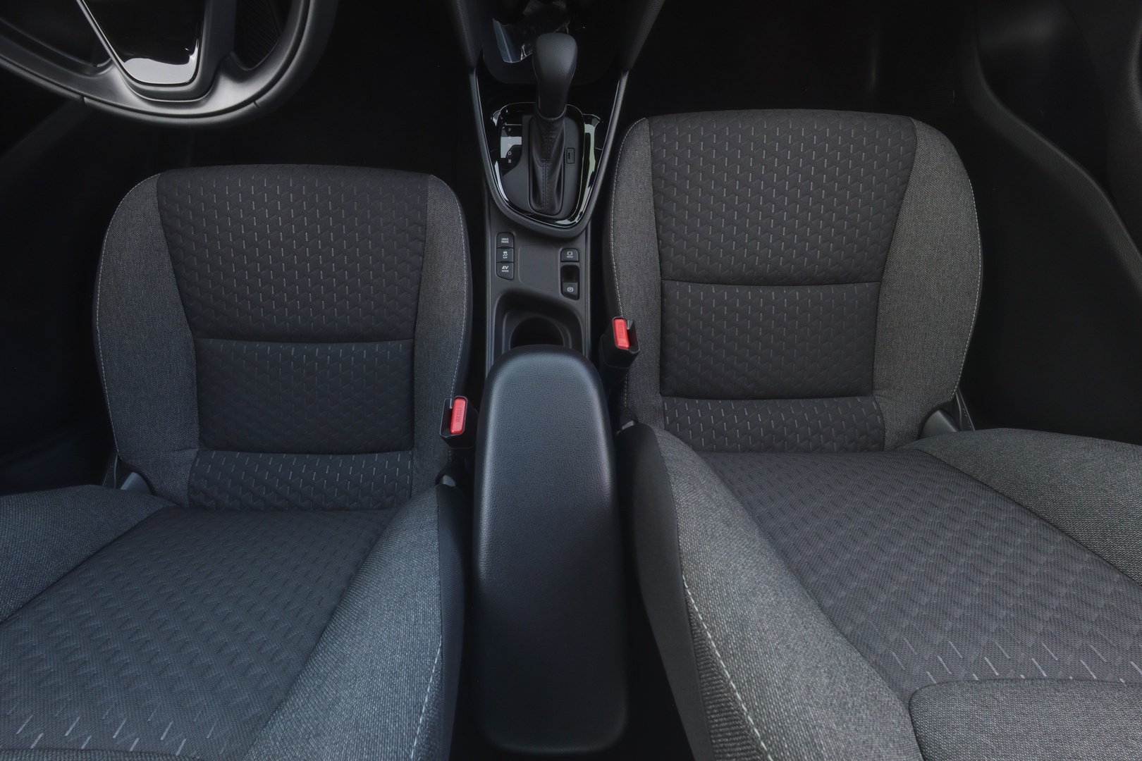 TOYOTA Yaris Cross 2025