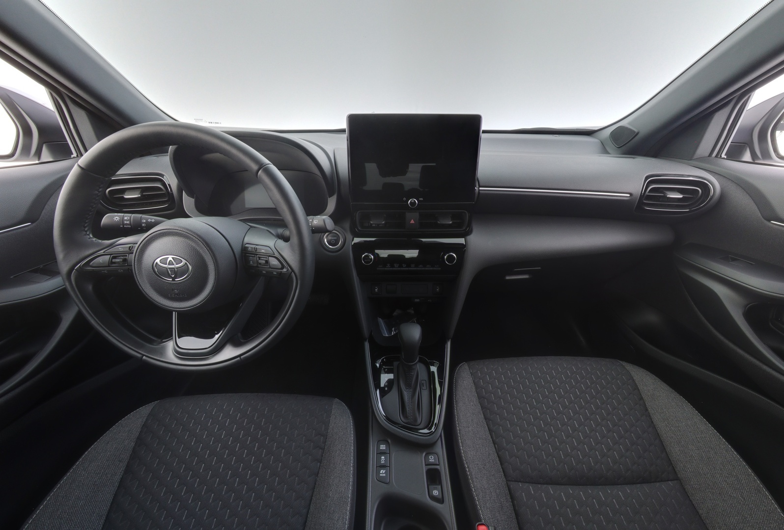 TOYOTA Yaris Cross 2025