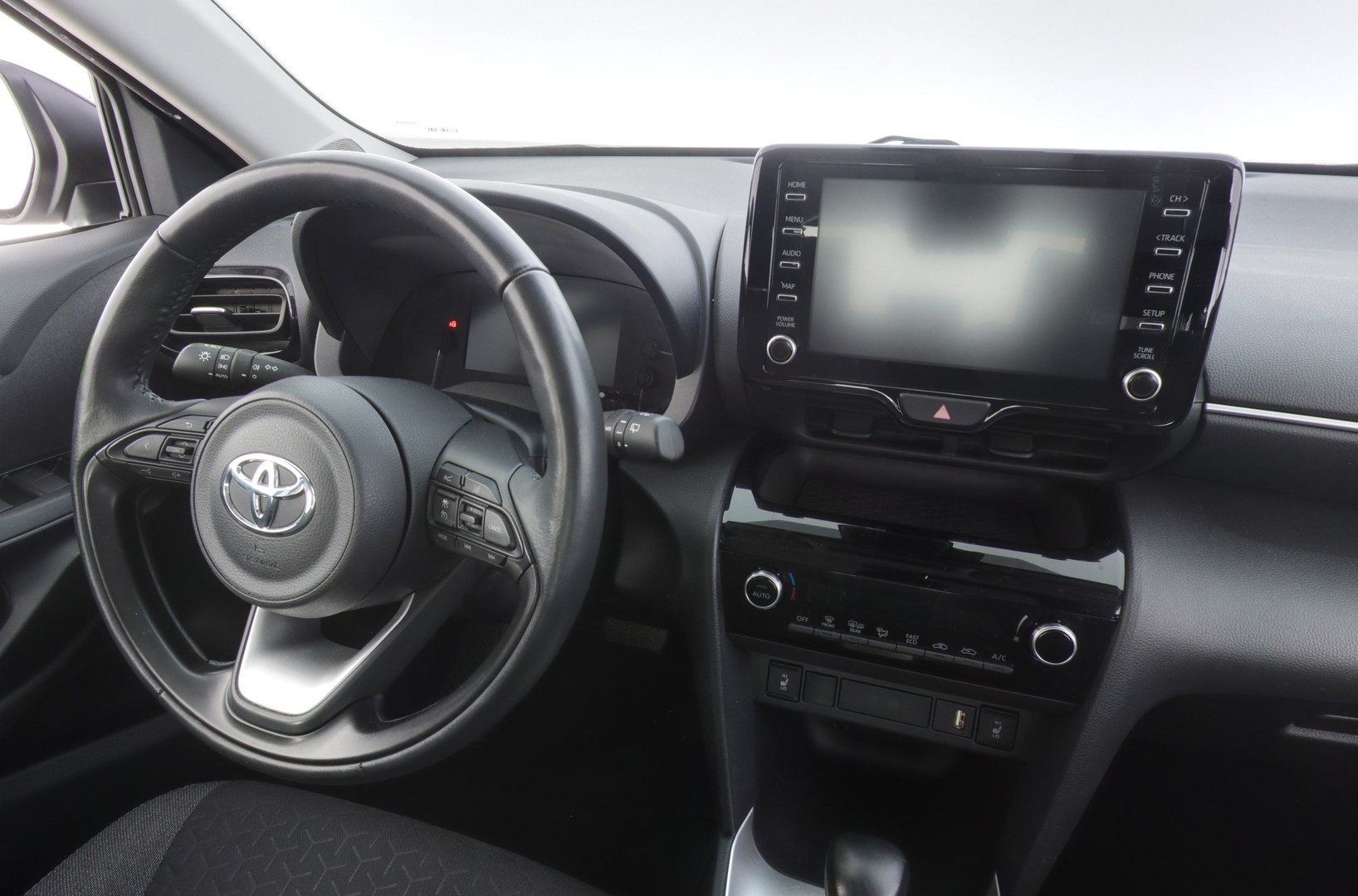 TOYOTA Yaris Cross 2023