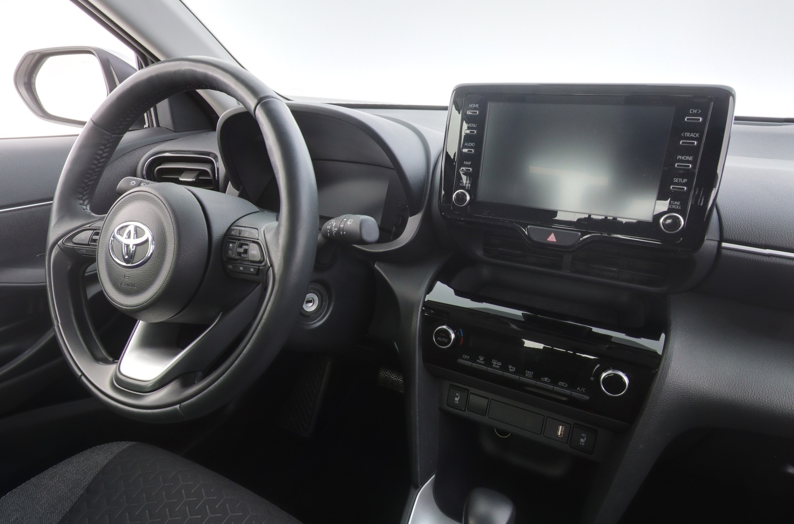 TOYOTA Yaris Cross 2023