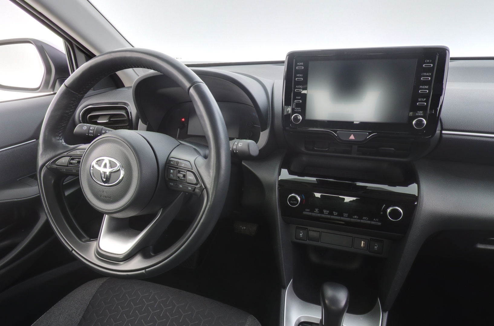 TOYOTA Yaris Cross 2023