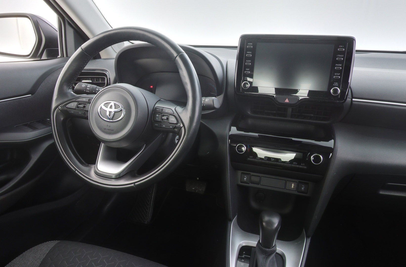 TOYOTA Yaris Cross 2023