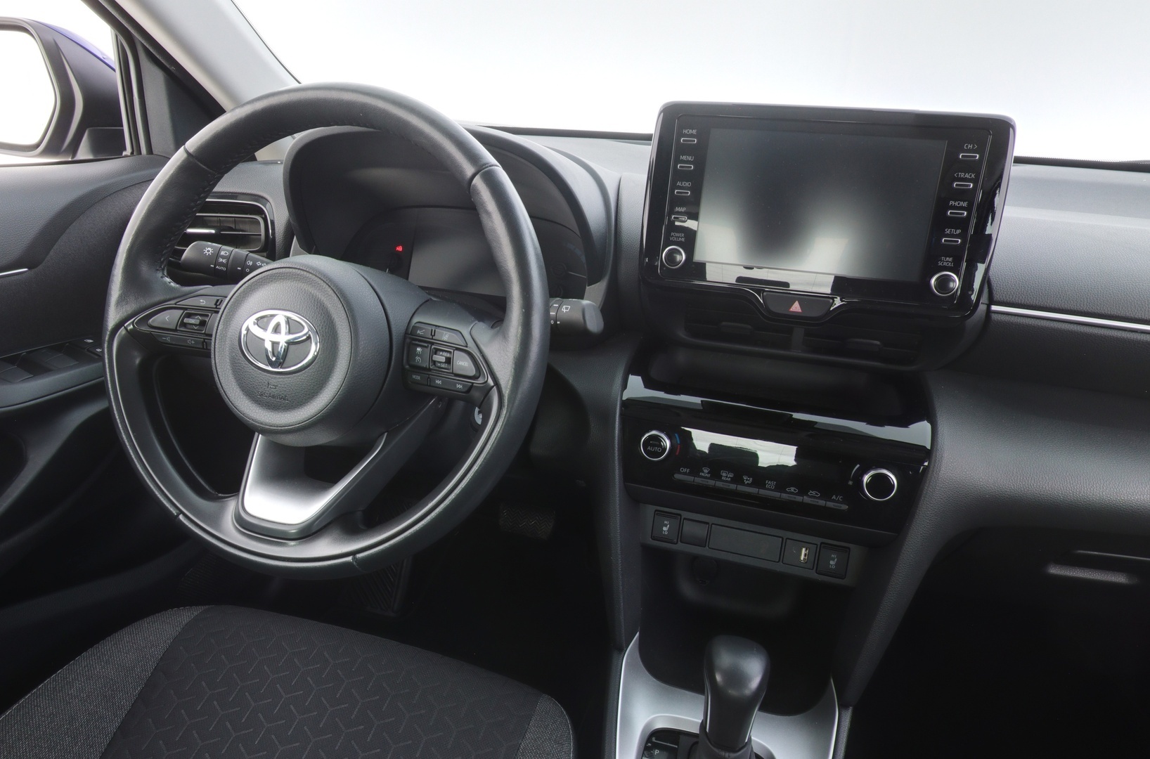 TOYOTA Yaris Cross 2023