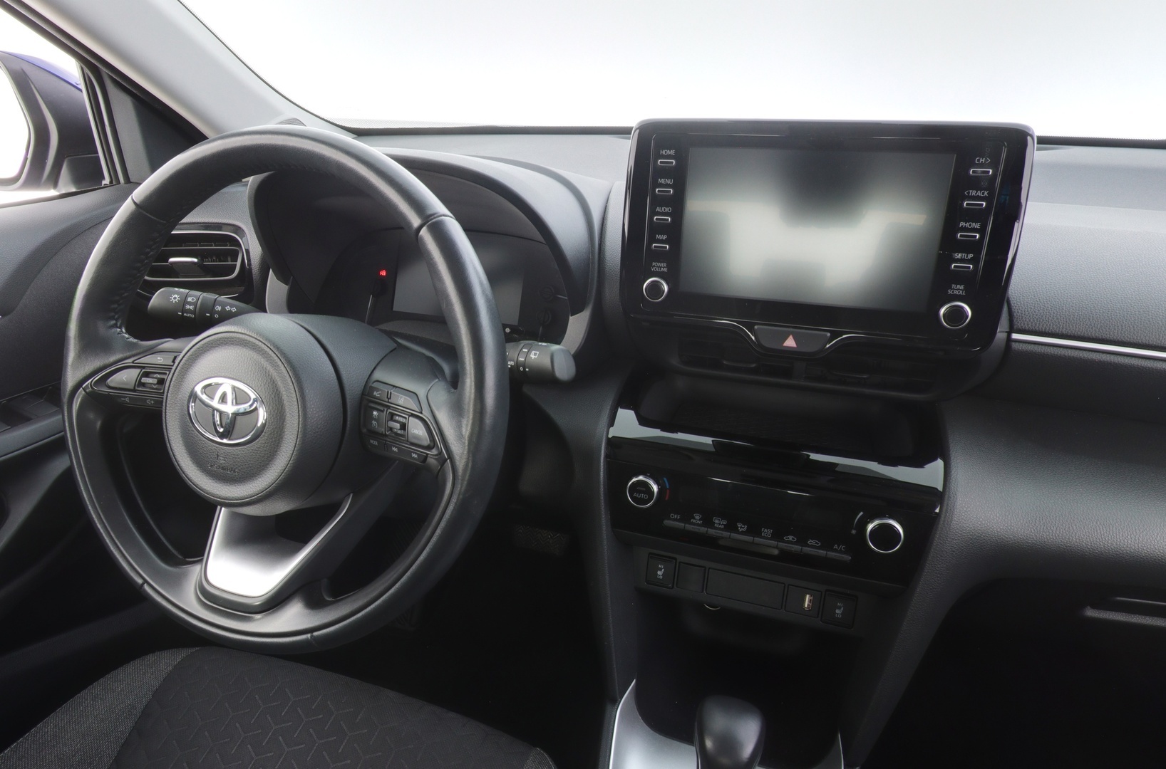 TOYOTA Yaris Cross 2023