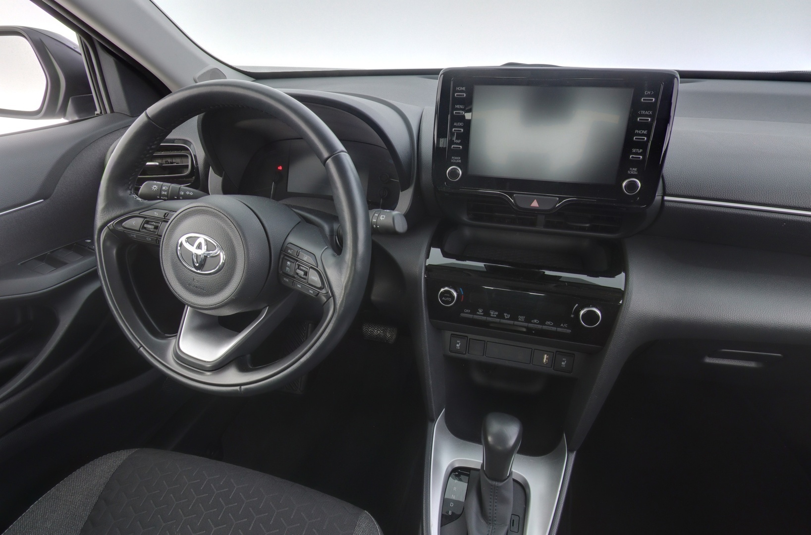 TOYOTA Yaris Cross 2023