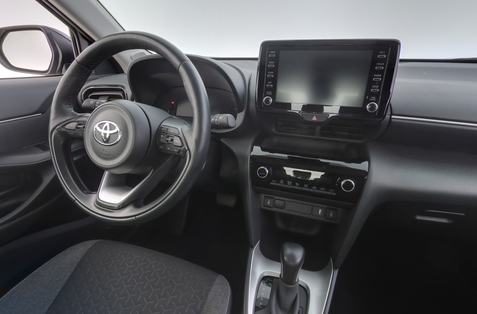 TOYOTA Yaris Cross 2023