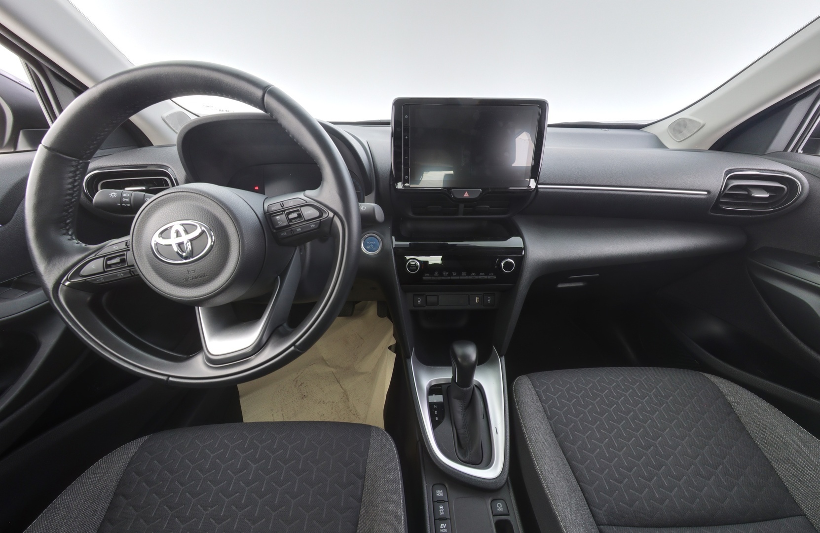 TOYOTA Yaris Cross 2024