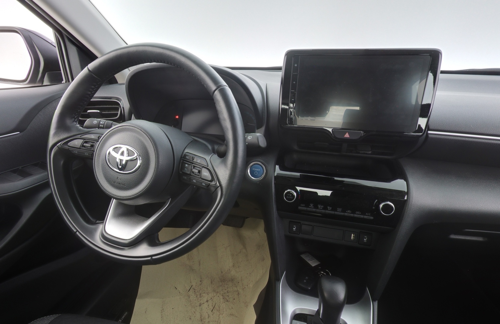 TOYOTA Yaris Cross 2024