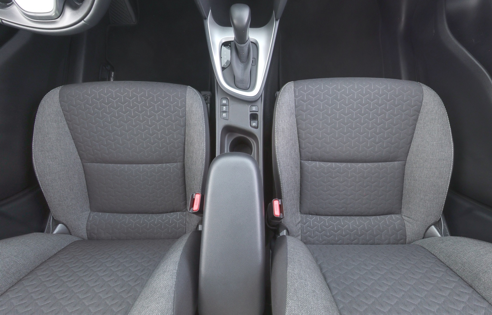 TOYOTA Yaris Cross 2024