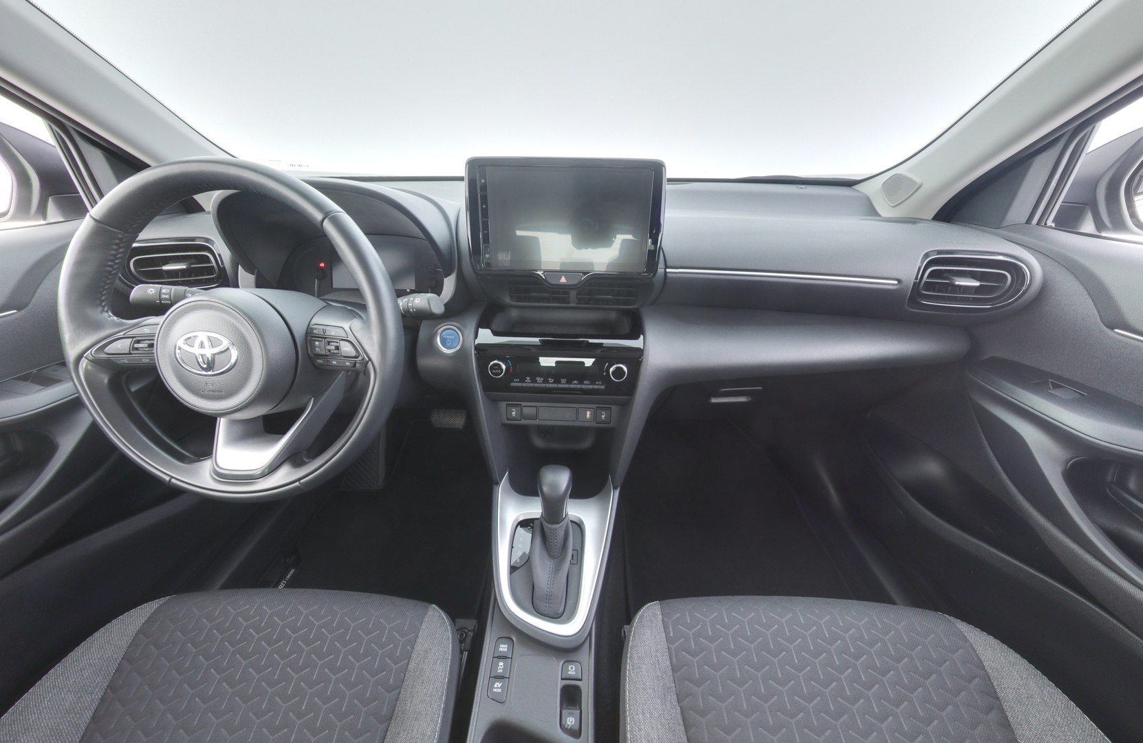 TOYOTA Yaris Cross 2024