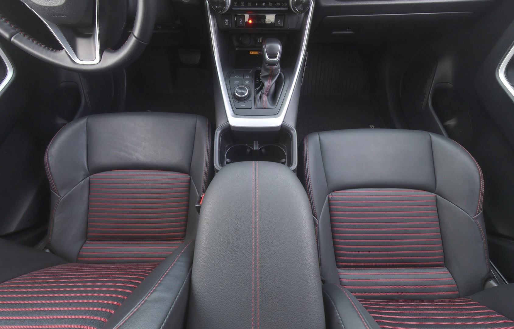 TOYOTA RAV4 Plug-in 2025