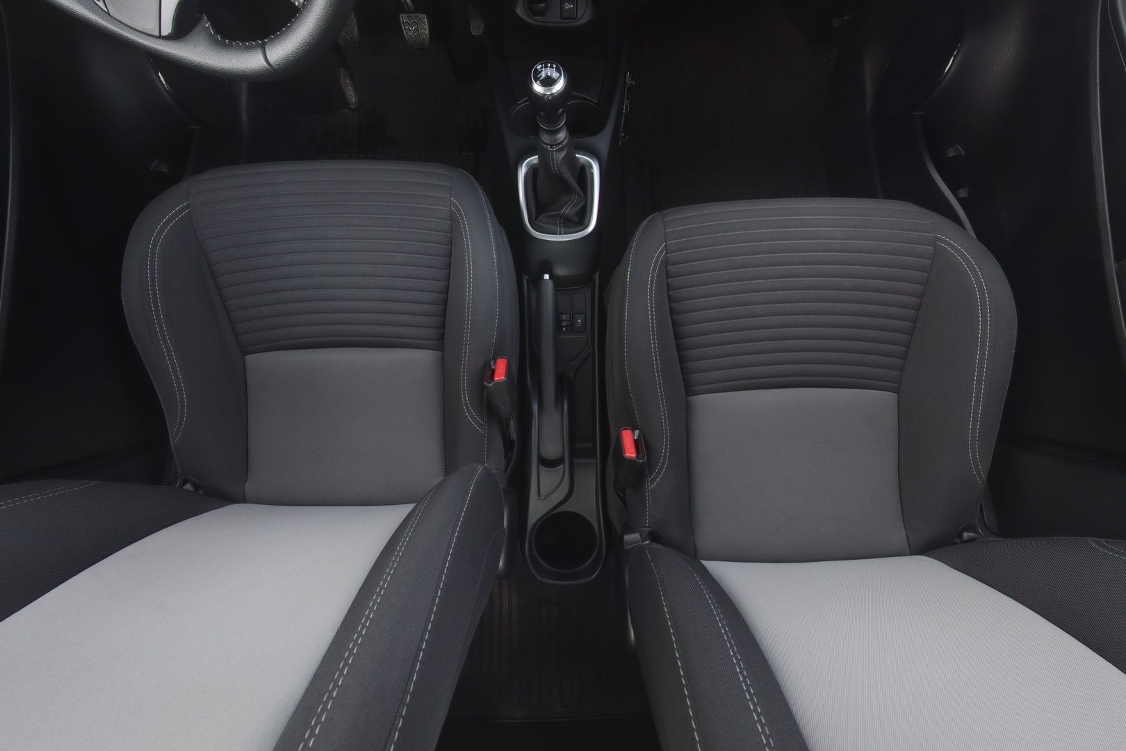 TOYOTA Yaris 2018
