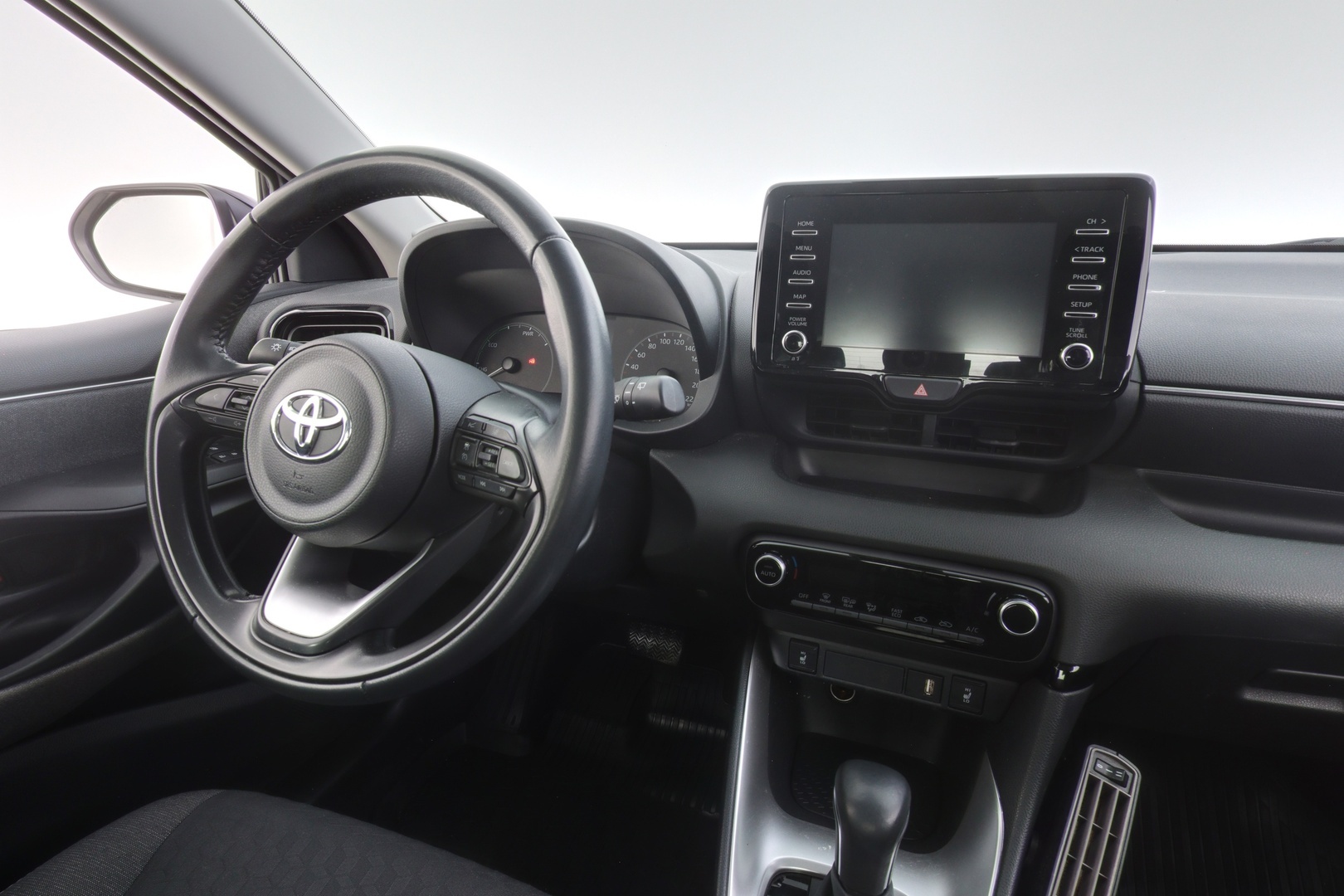 TOYOTA Yaris 2021