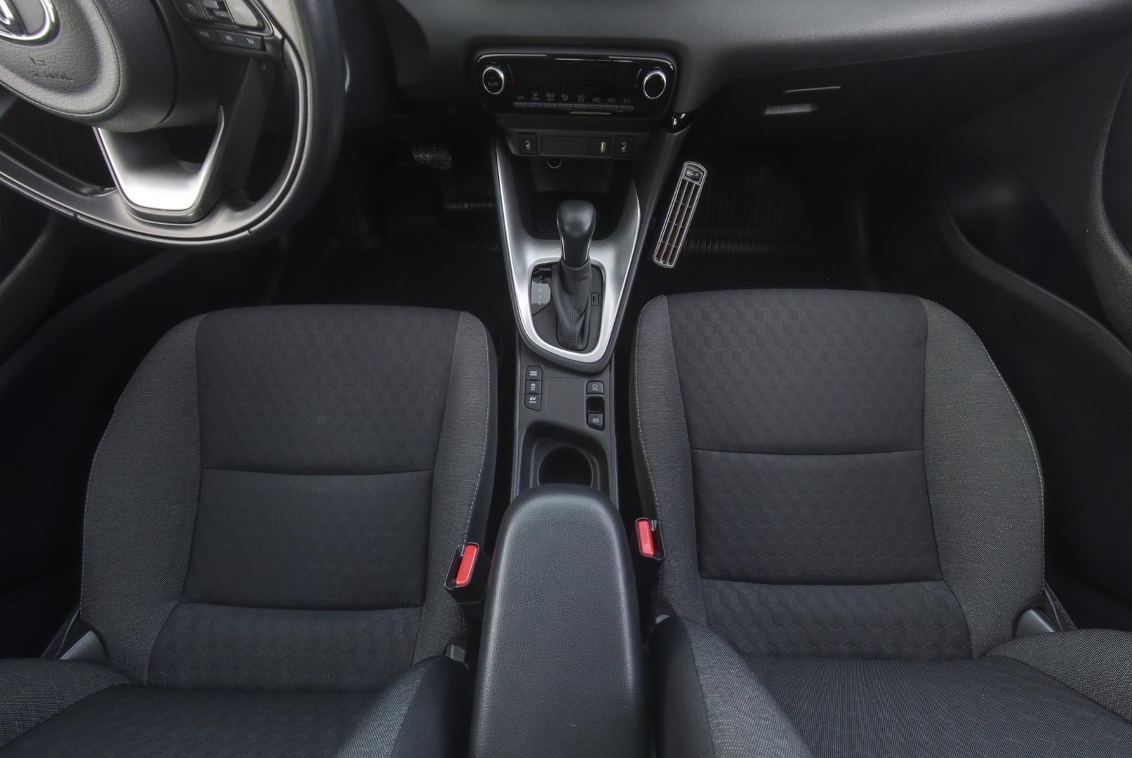 TOYOTA Yaris 2021