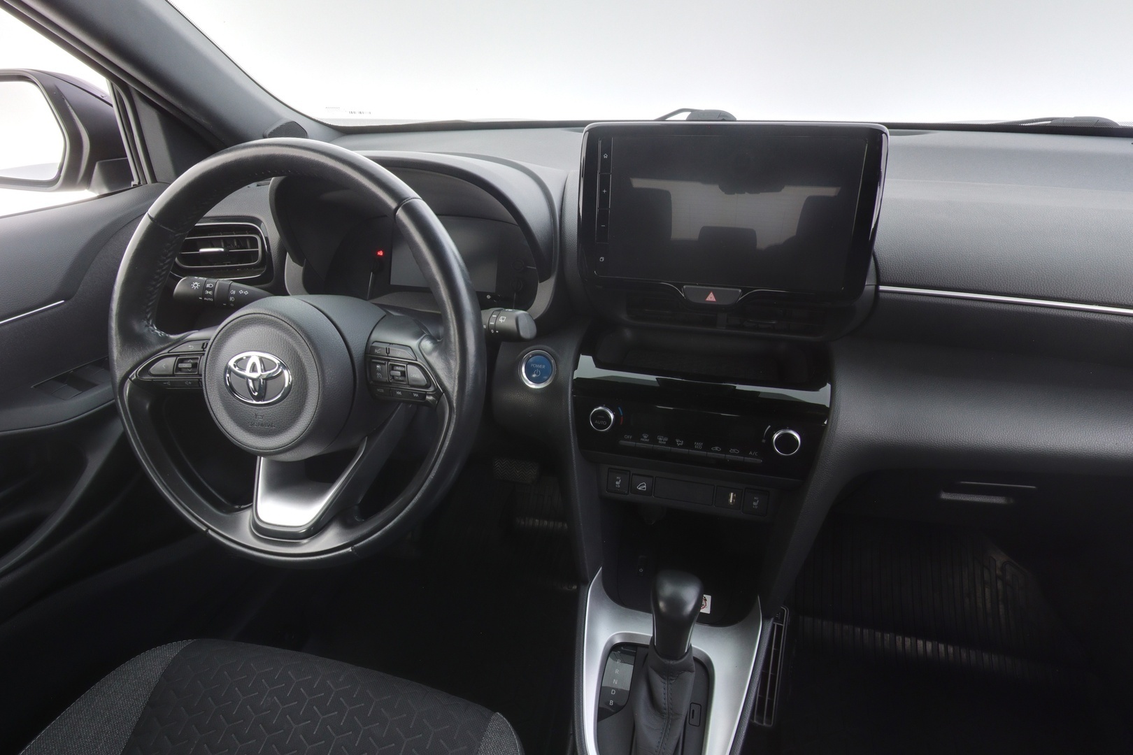TOYOTA Yaris Cross 2022