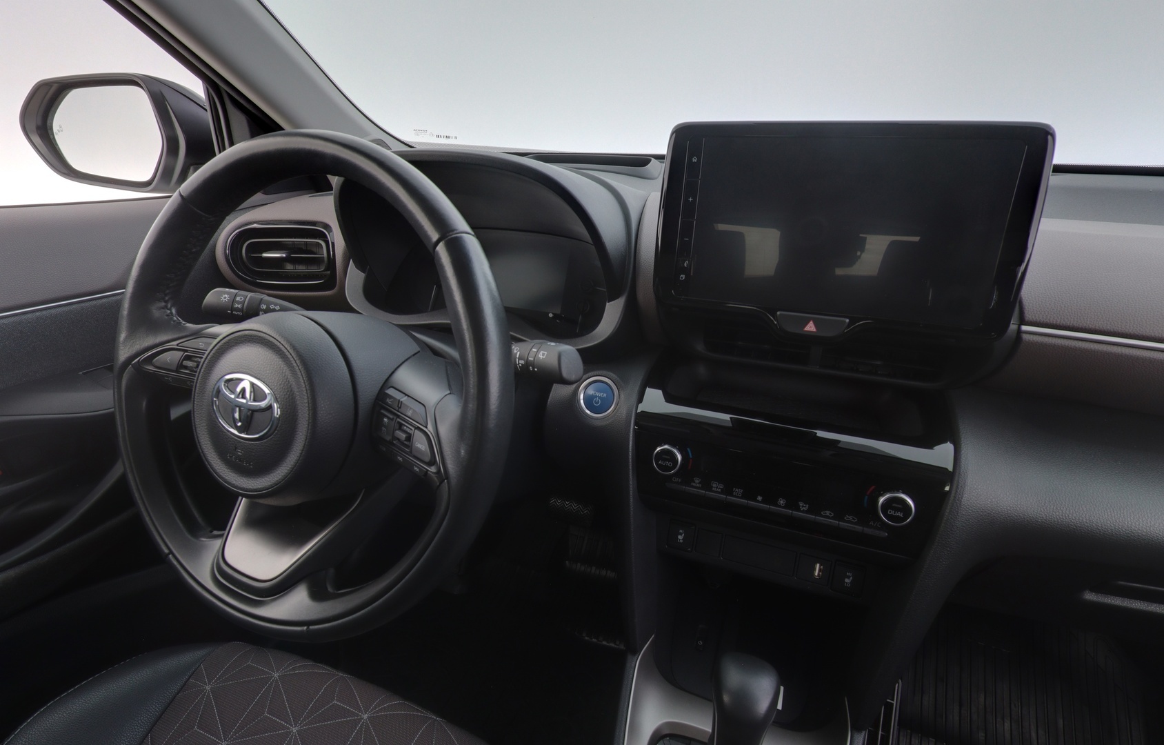 TOYOTA Yaris Cross 2022